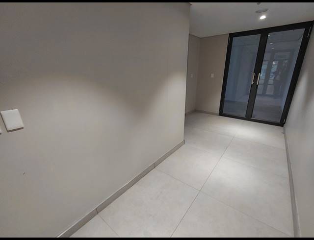 334M² OFFICE TO LET IN VORNA VALLEY